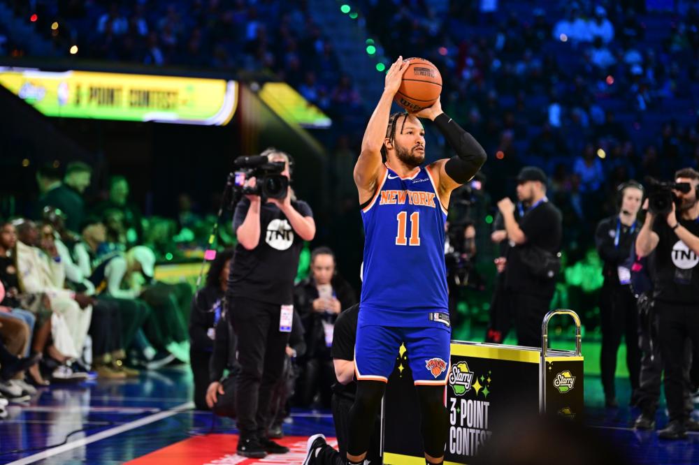 她通过社交 她通过社交